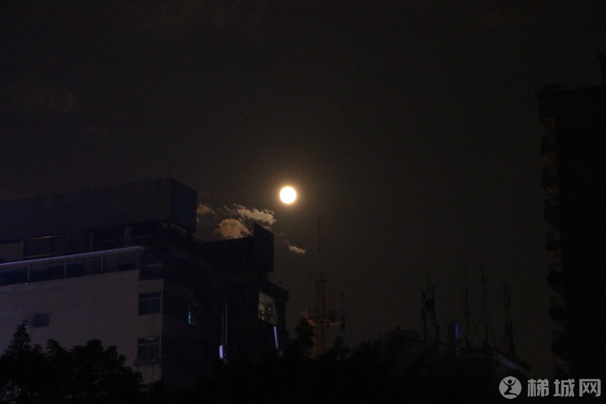中秋之夜在云阳拍的月亮01